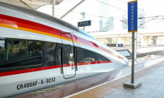 火车候补票只有中间B座吗 12306客服回应