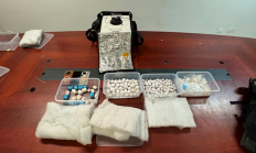 入境旅客把200多枚鹦鹉蛋冲进下水道:均为国家一、二级保护野生动物 !