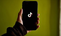 
        		赵露思直播意外带火面馆：食材都卖空了 !	